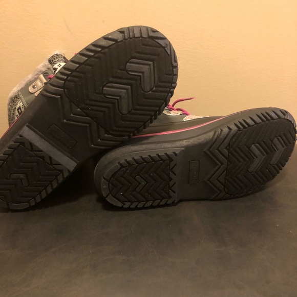 Pink/Grey kids fur lined winter boots - Picture 3 of 5